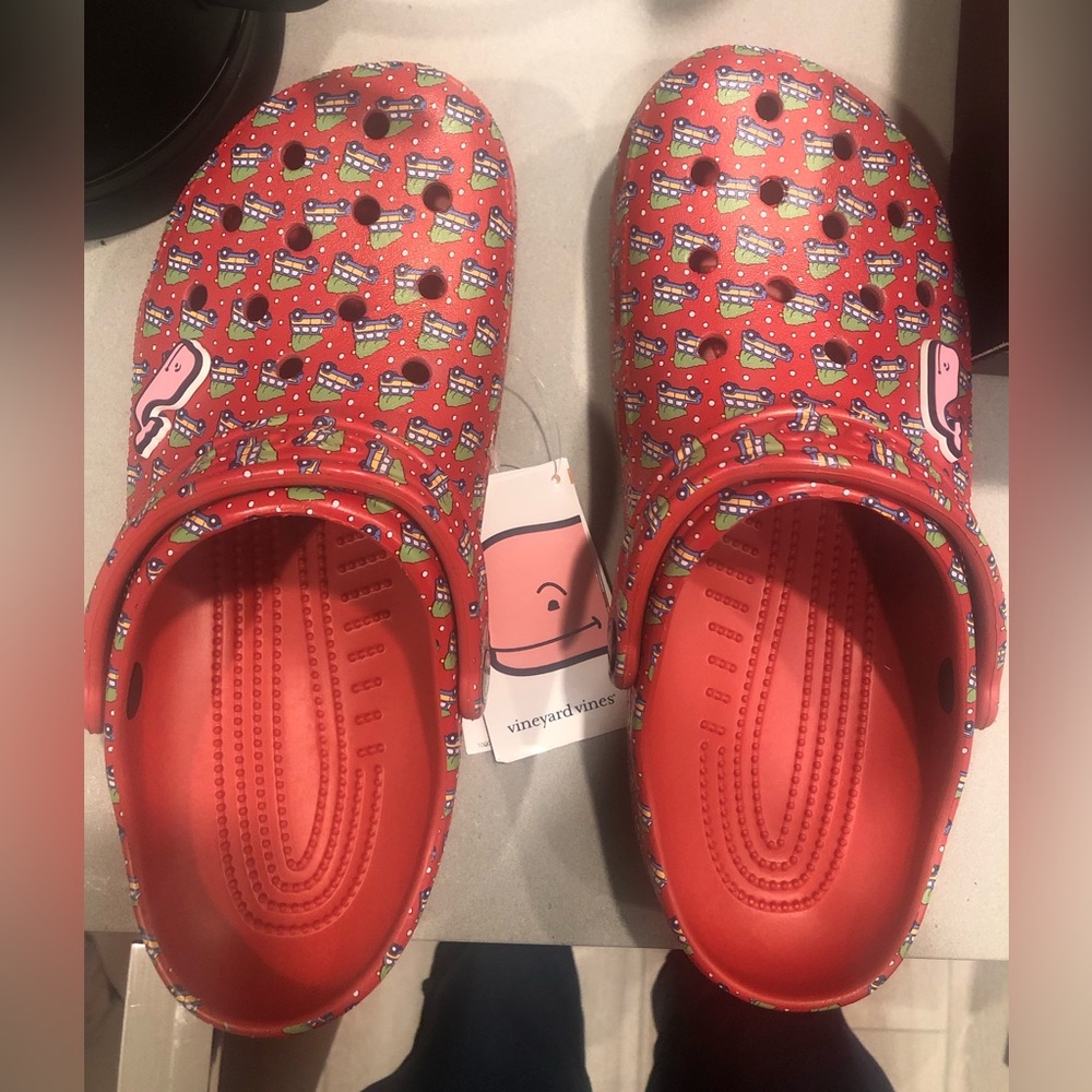 NEW Vineyard Vines x Crocs Holiday Slides